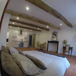 maison-carles-bnb.fr-provencehotel.com/